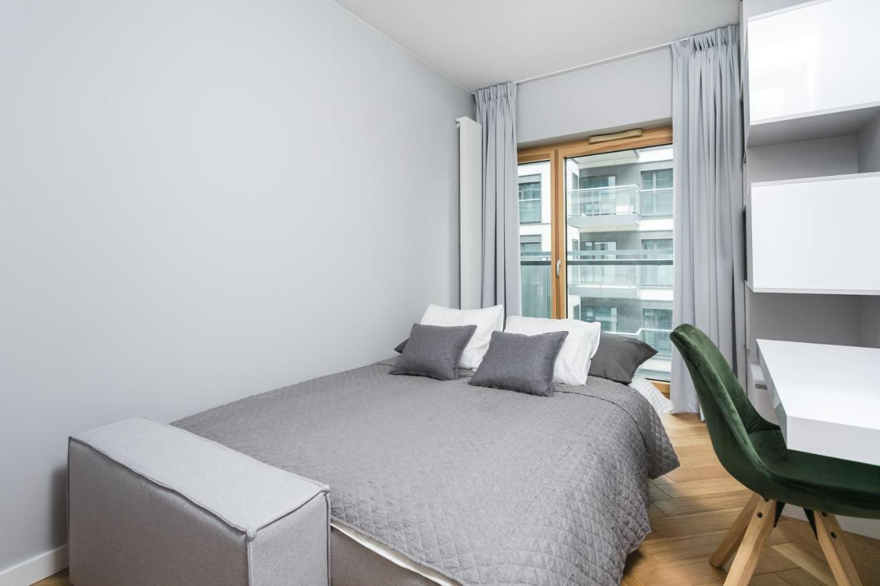 وارسو Luxury Apartments Mennica Residence - Golden Apartments - City Center المظهر الخارجي الصورة