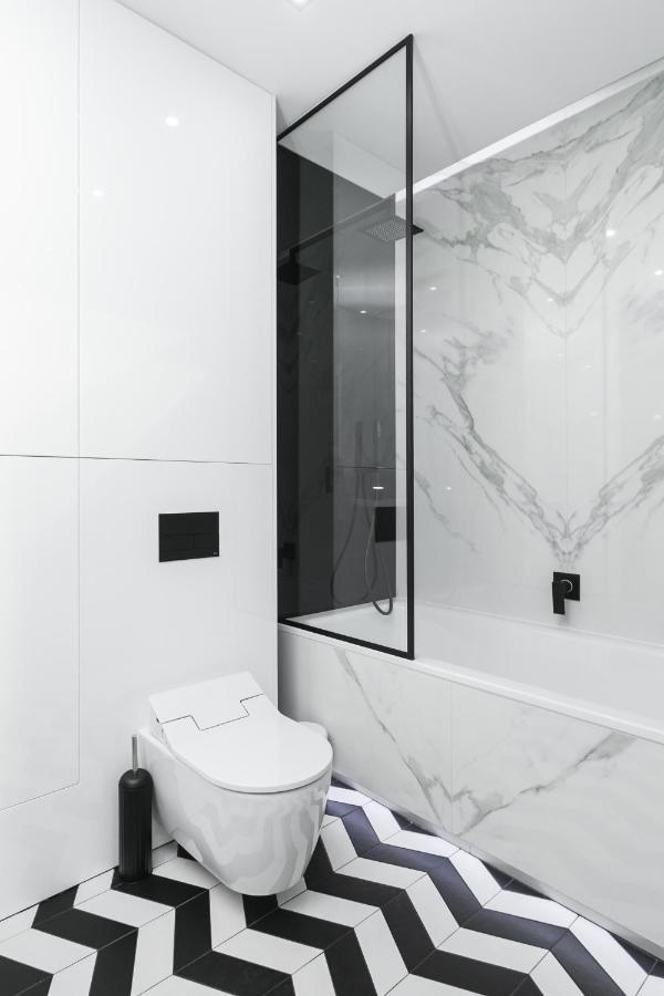 وارسو Luxury Apartments Mennica Residence - Golden Apartments - City Center المظهر الخارجي الصورة