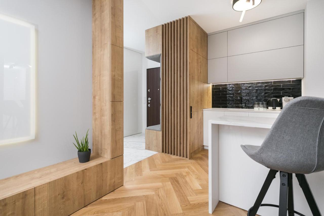 وارسو Luxury Apartments Mennica Residence - Golden Apartments - City Center المظهر الخارجي الصورة