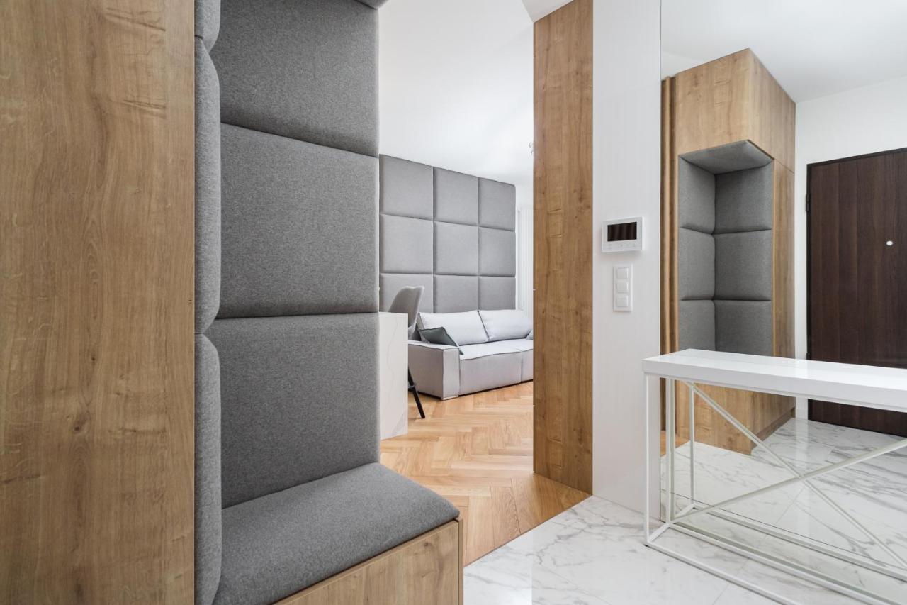 وارسو Luxury Apartments Mennica Residence - Golden Apartments - City Center المظهر الخارجي الصورة