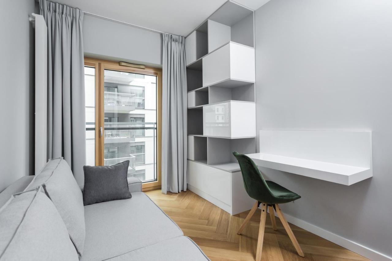 وارسو Luxury Apartments Mennica Residence - Golden Apartments - City Center المظهر الخارجي الصورة