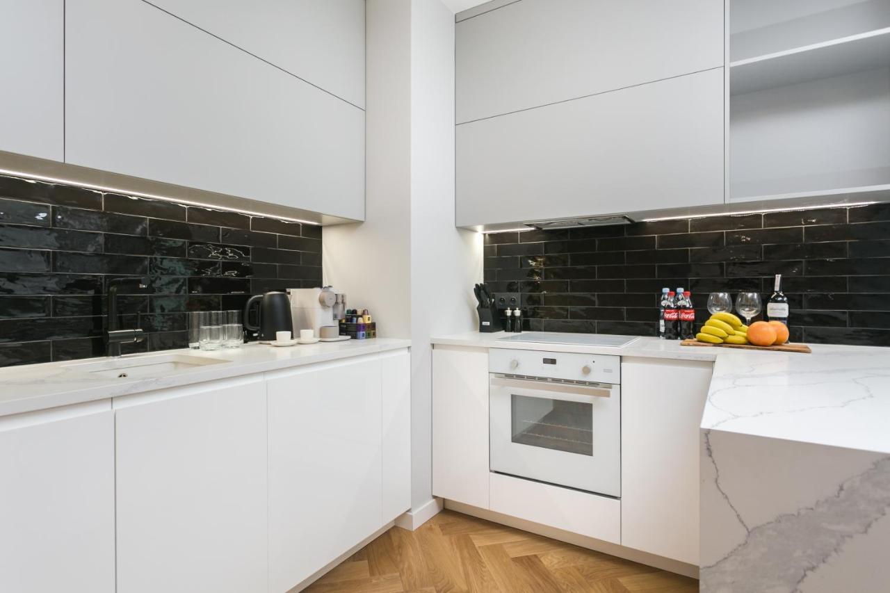 وارسو Luxury Apartments Mennica Residence - Golden Apartments - City Center المظهر الخارجي الصورة