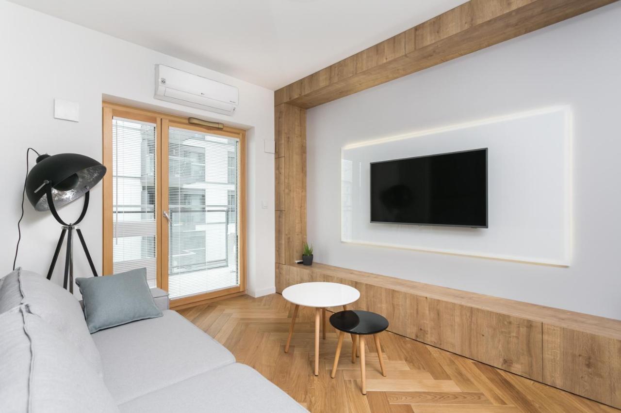 وارسو Luxury Apartments Mennica Residence - Golden Apartments - City Center المظهر الخارجي الصورة