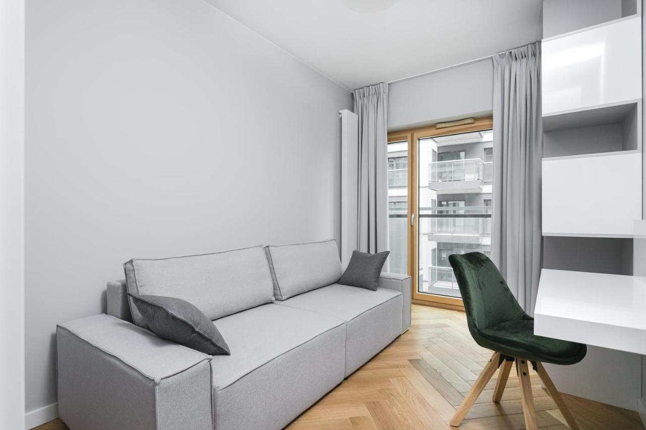 وارسو Luxury Apartments Mennica Residence - Golden Apartments - City Center المظهر الخارجي الصورة