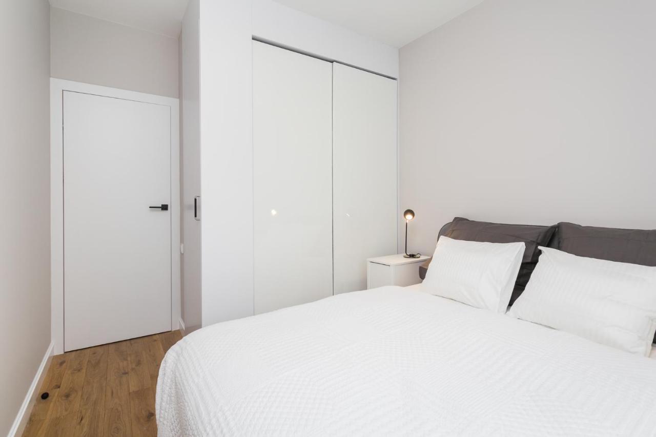 وارسو Luxury Apartments Mennica Residence - Golden Apartments - City Center المظهر الخارجي الصورة