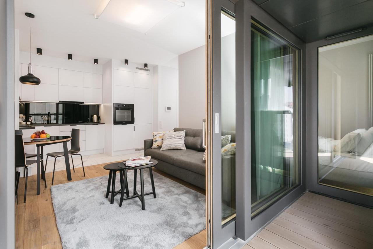 وارسو Luxury Apartments Mennica Residence - Golden Apartments - City Center المظهر الخارجي الصورة