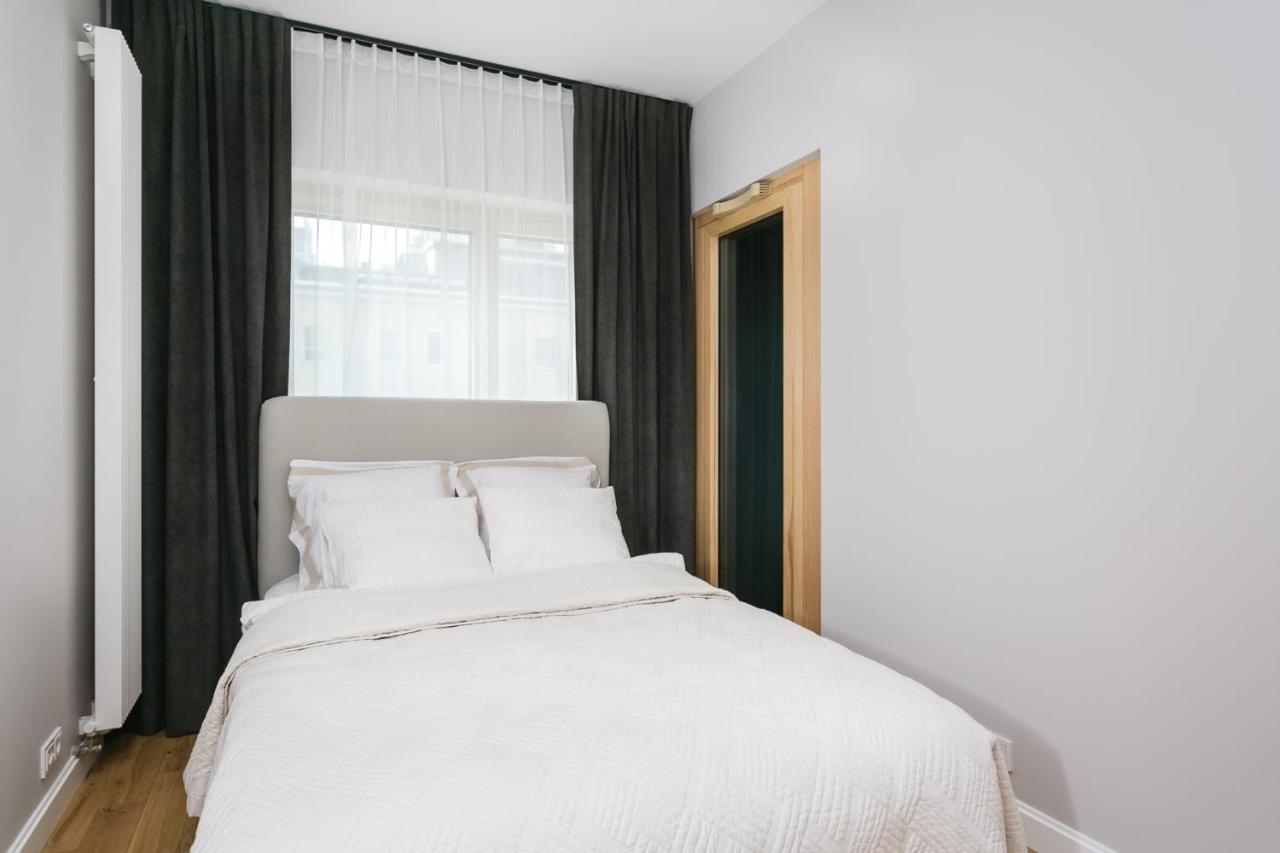 وارسو Luxury Apartments Mennica Residence - Golden Apartments - City Center المظهر الخارجي الصورة