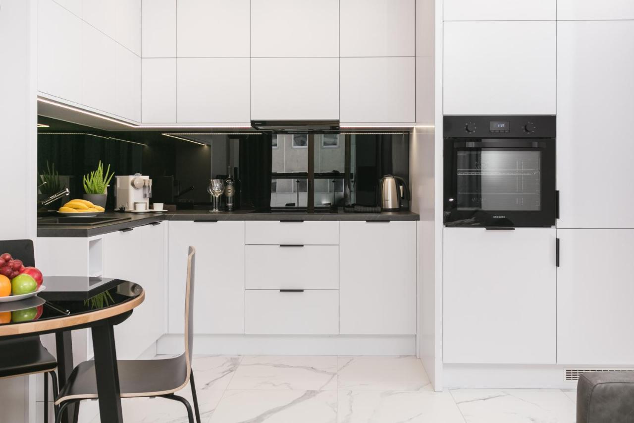 وارسو Luxury Apartments Mennica Residence - Golden Apartments - City Center المظهر الخارجي الصورة