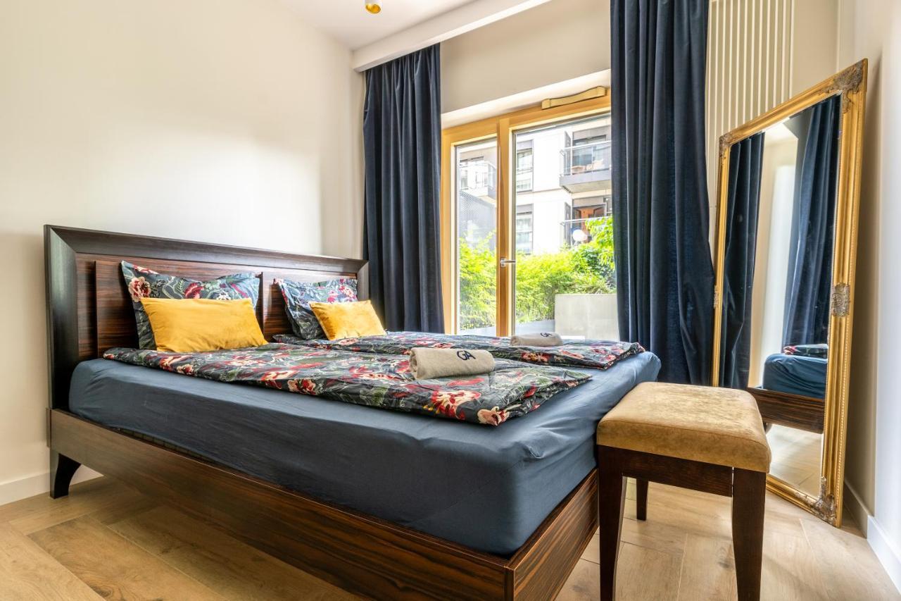 وارسو Luxury Apartments Mennica Residence - Golden Apartments - City Center المظهر الخارجي الصورة