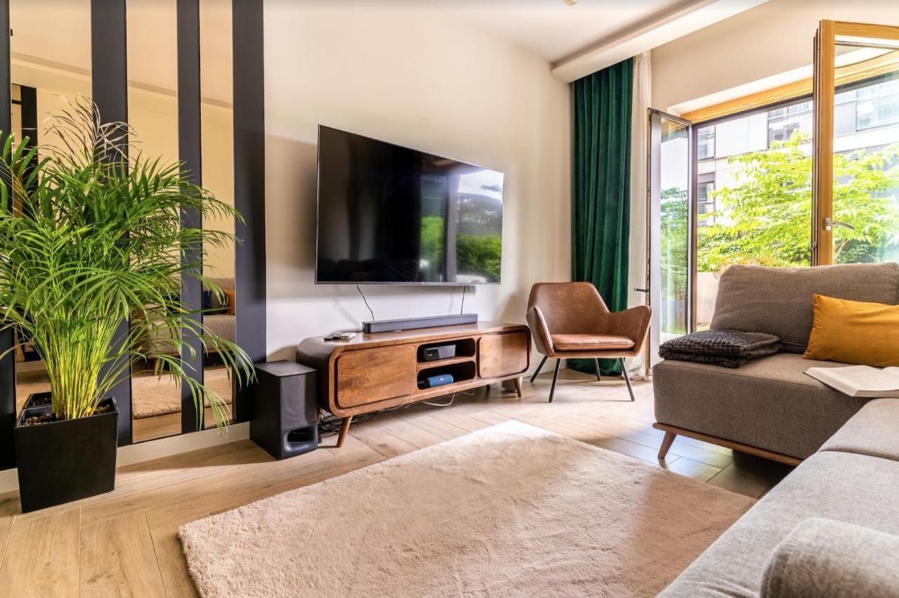 وارسو Luxury Apartments Mennica Residence - Golden Apartments - City Center المظهر الخارجي الصورة