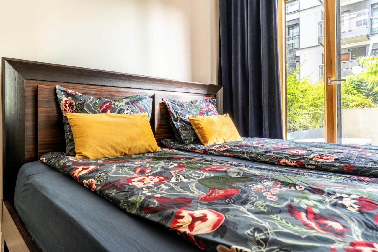 وارسو Luxury Apartments Mennica Residence - Golden Apartments - City Center المظهر الخارجي الصورة